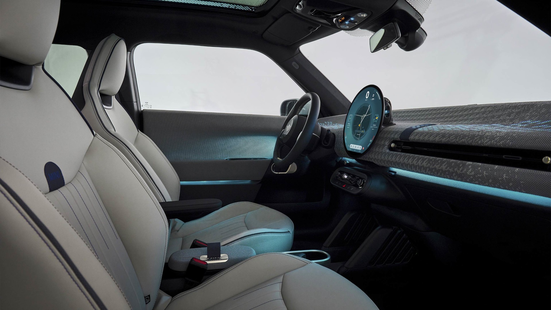 Für mehr Nachhaltigkeit und noch mehr Wohlfühlambiente: Das Interieur ist minimalistisch, digital, immersiv und strahlt Wärme aus.